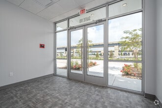 3200 S Sam Houston Pky E, Houston, TX for lease Interior Photo- Image 1 of 13