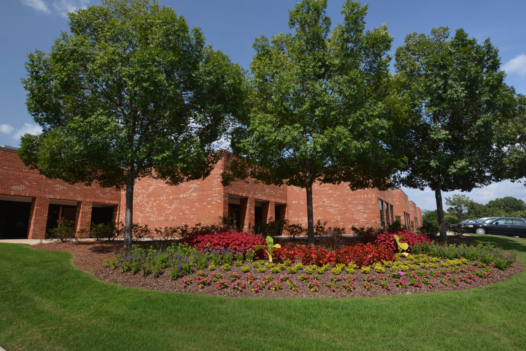 135 Gemini Cir, Birmingham, AL for lease Building Photo- Image 1 of 8