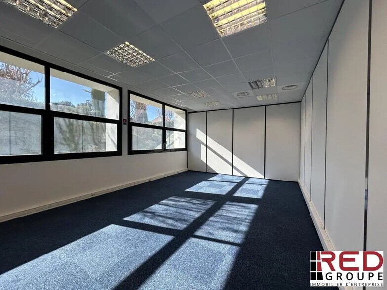 Office in LES MILLES for lease - Building Photo - Image 2 of 4