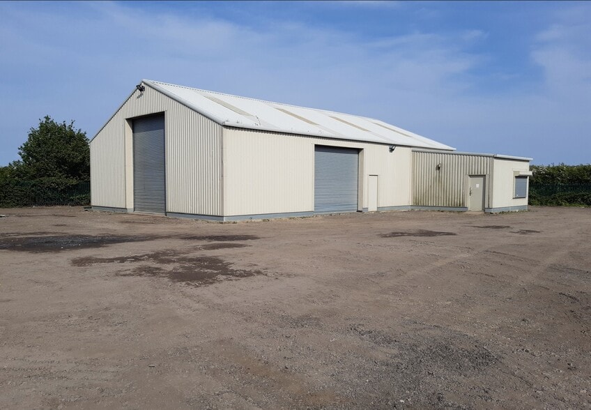 317 Bedford Rd, Rushden for lease - Building Photo - Image 1 of 3