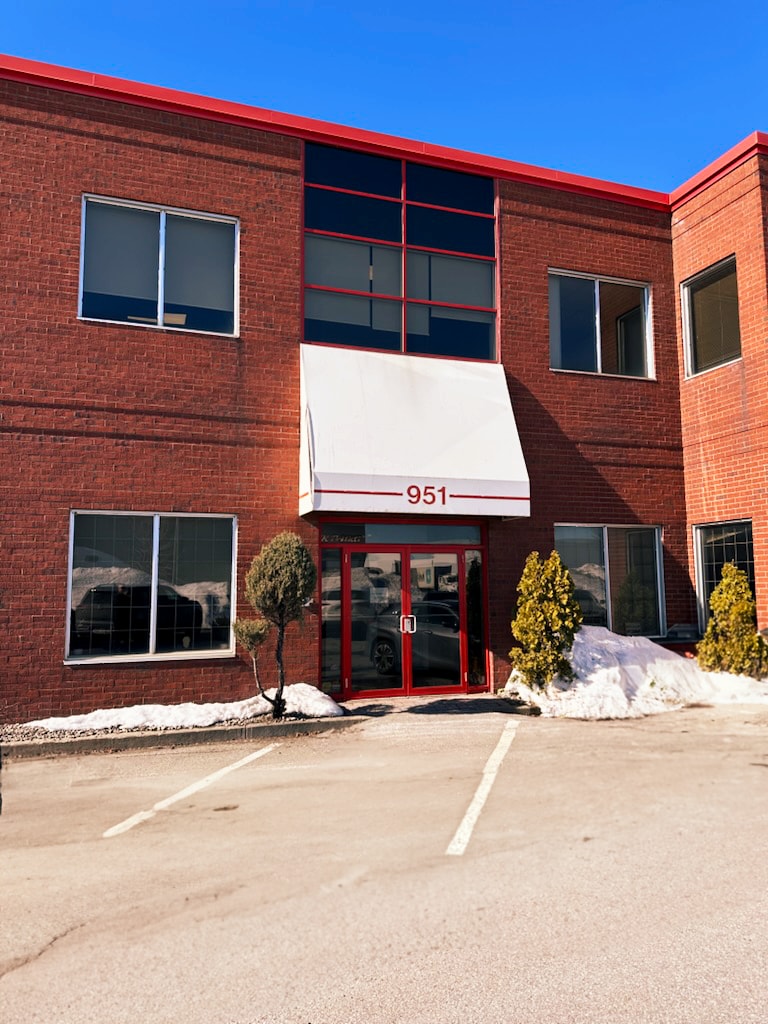 935-965 Rue Reverchon, Montréal, QC for lease Building Photo- Image 1 of 11