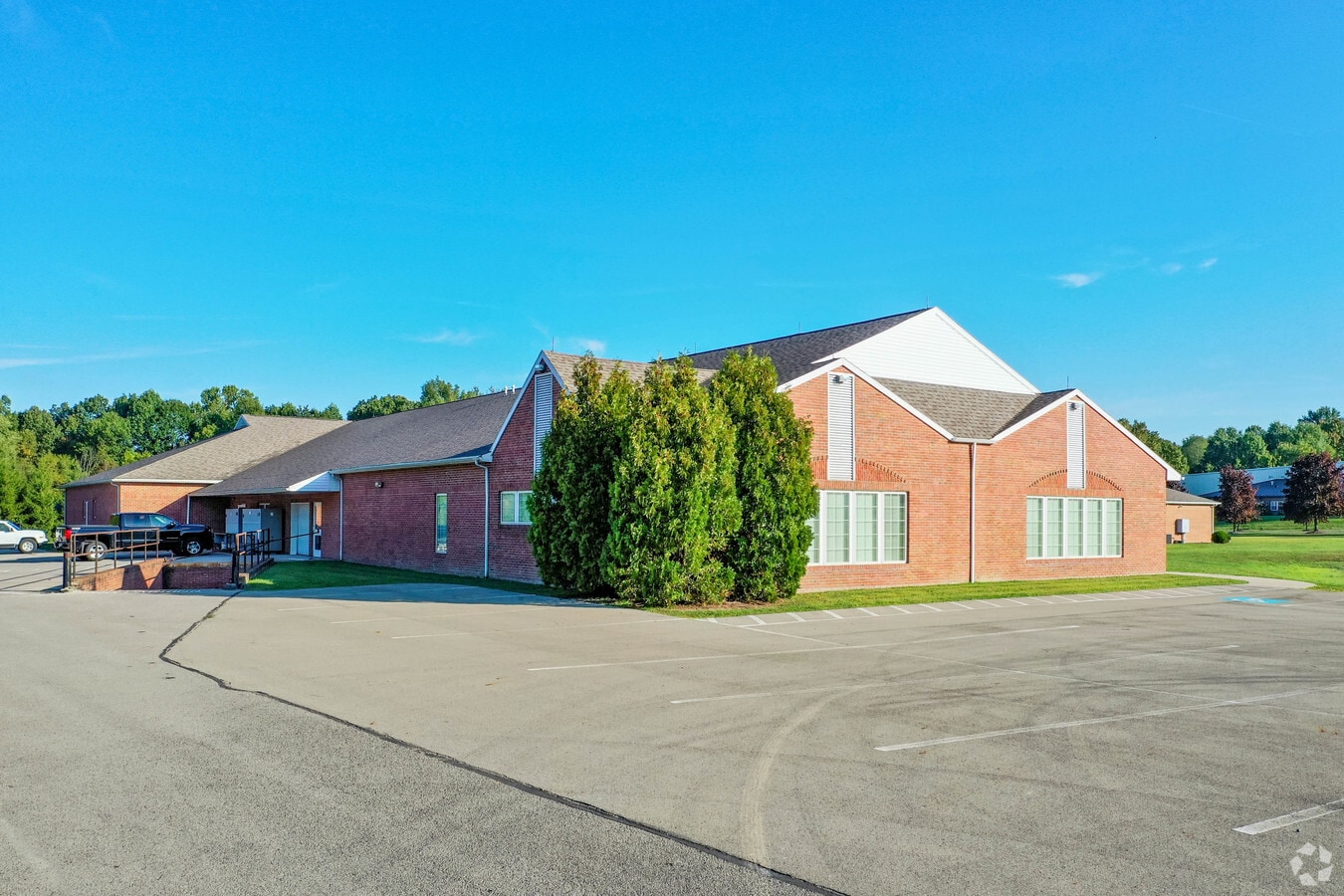 110 Arrowhead Dr, Slippery Rock, PA 16057