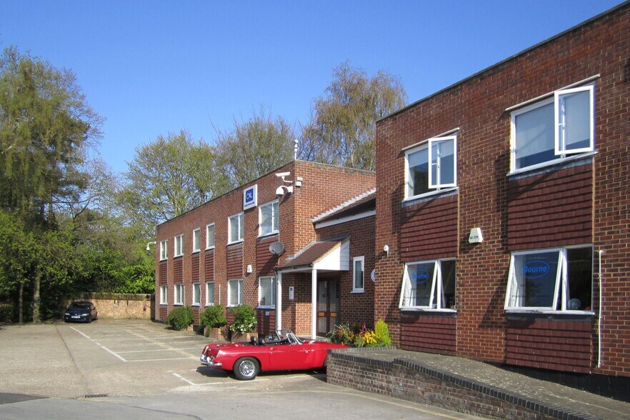 Lower Guildford Rd, Woking for sale - Primary Photo - Image 1 of 1