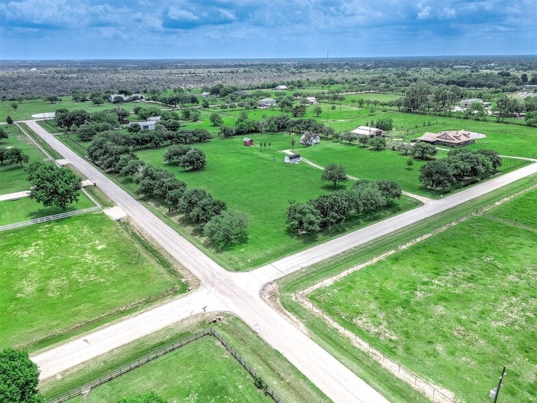 6607 S Mallard Dr, Fulshear, TX for sale - Aerial - Image 3 of 7