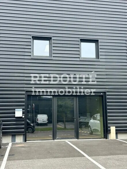 Office in Cernay-lès-Reims for lease - Building Photo - Image 2 of 9