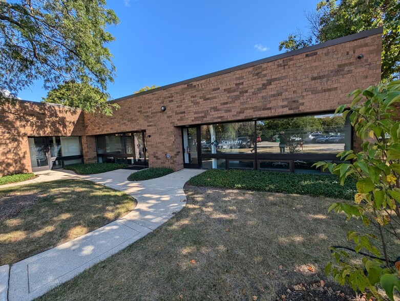 450 Skokie Blvd, Northbrook, IL for lease - Building Photo - Image 2 of 6