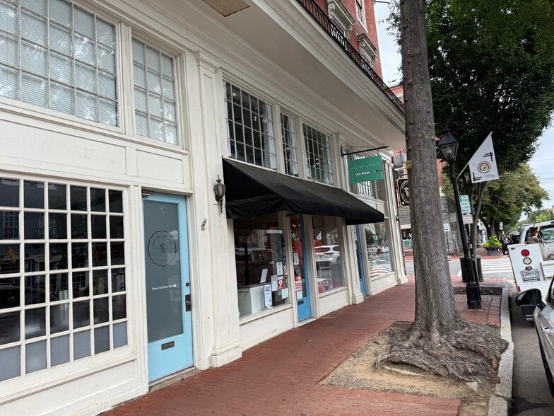726 Caroline St, Fredericksburg, VA for lease - Building Photo - Image 3 of 4