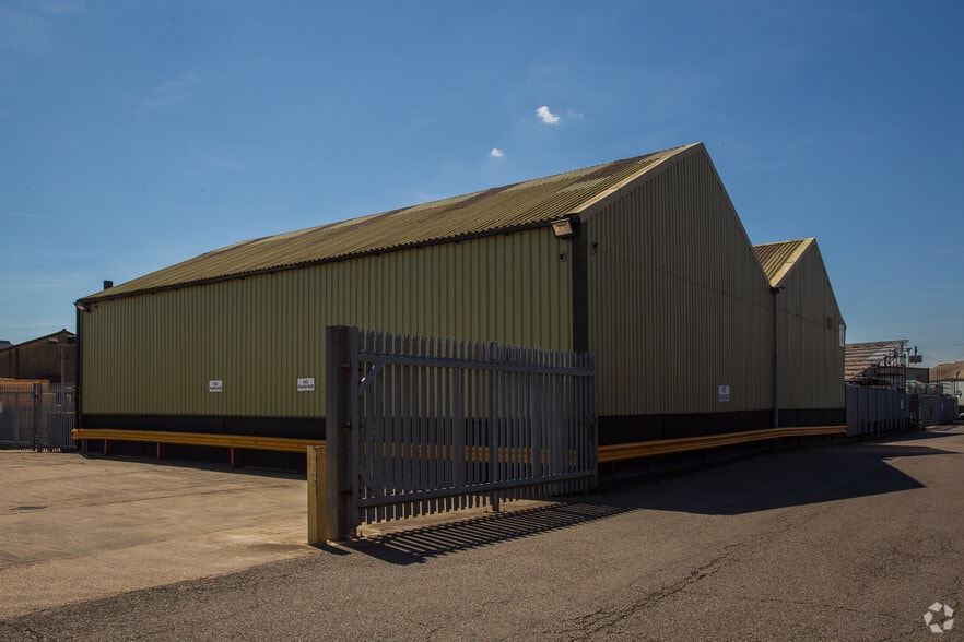 Mulberry Way, Belvedere for lease - Building Photo - Image 3 of 4