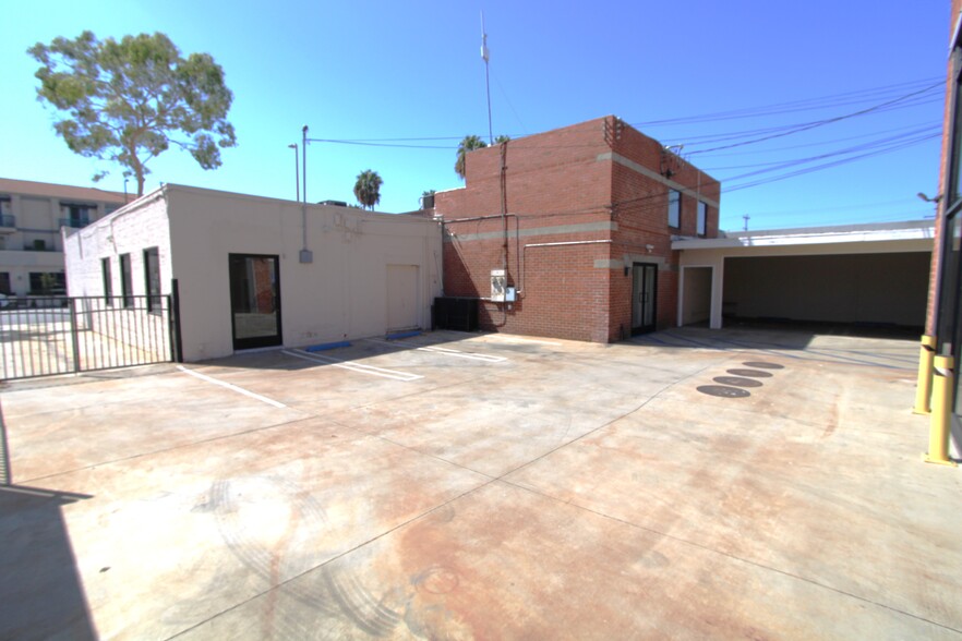 1121-1125 E Colorado St, Glendale, CA for lease - Building Photo - Image 3 of 6