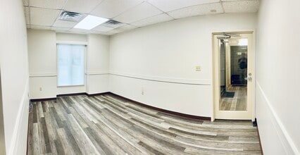 610 Thimble Shoals Blvd, Newport News, VA for lease Interior Photo- Image 2 of 11