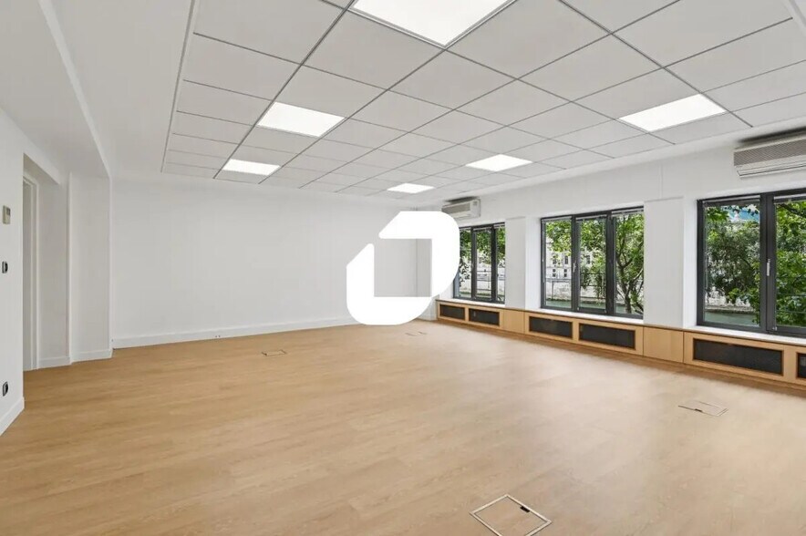 Office in Paris for lease - Building Photo - Image 3 of 16