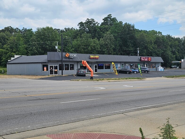 200 S Westwood Blvd, Poplar Bluff, MO for lease - Building Photo - Image 3 of 7