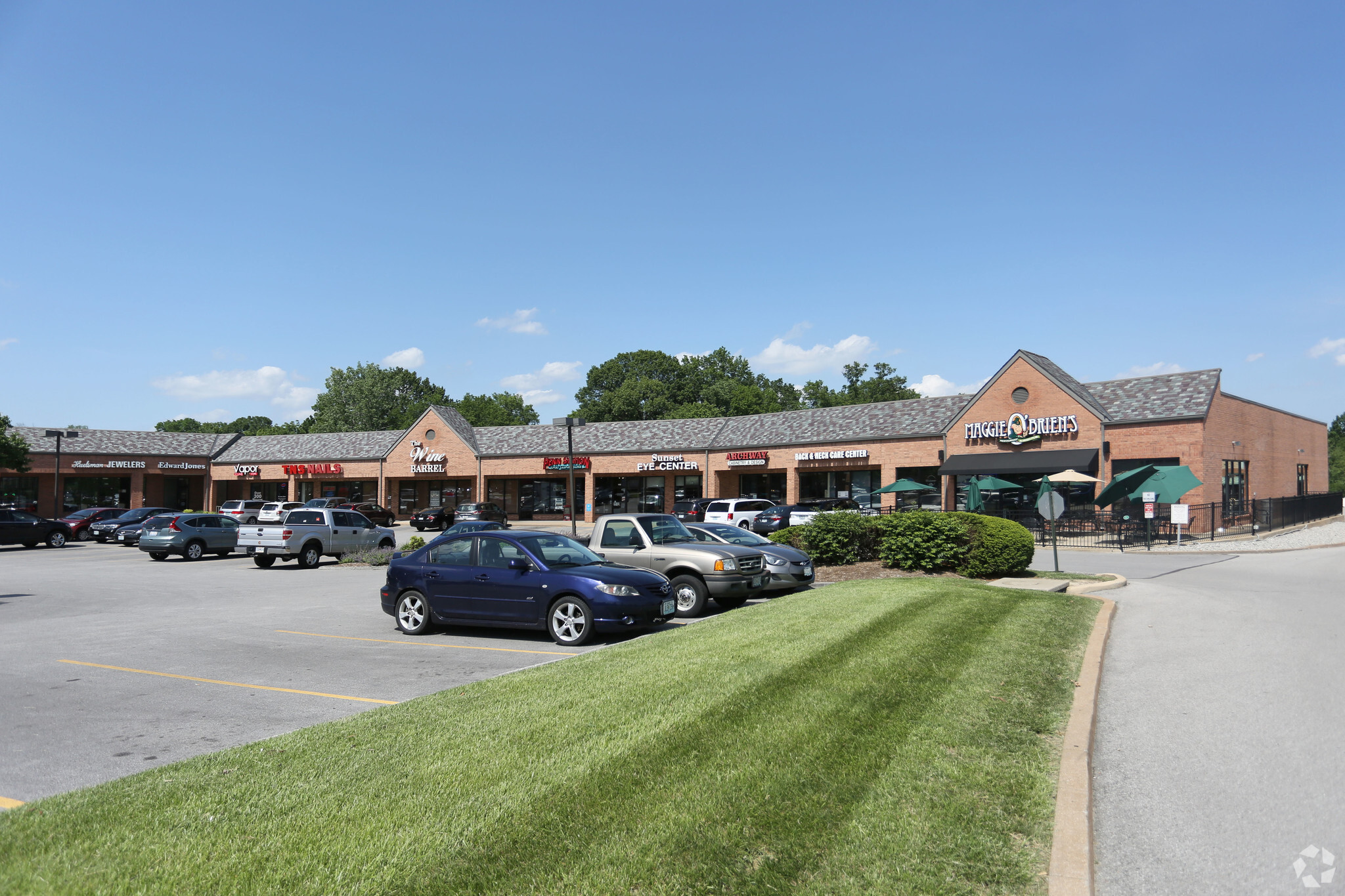 3828 S Lindbergh Blvd, Saint Louis, MO 63127 - Sunset Village Shops ...