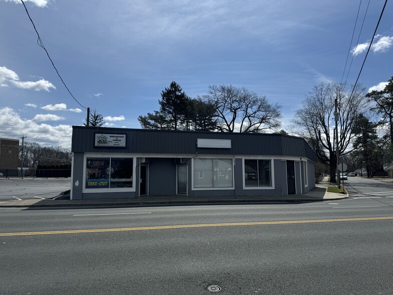 363-365 Boston Rd, Springfield, MA for lease - Building Photo - Image 1 of 4