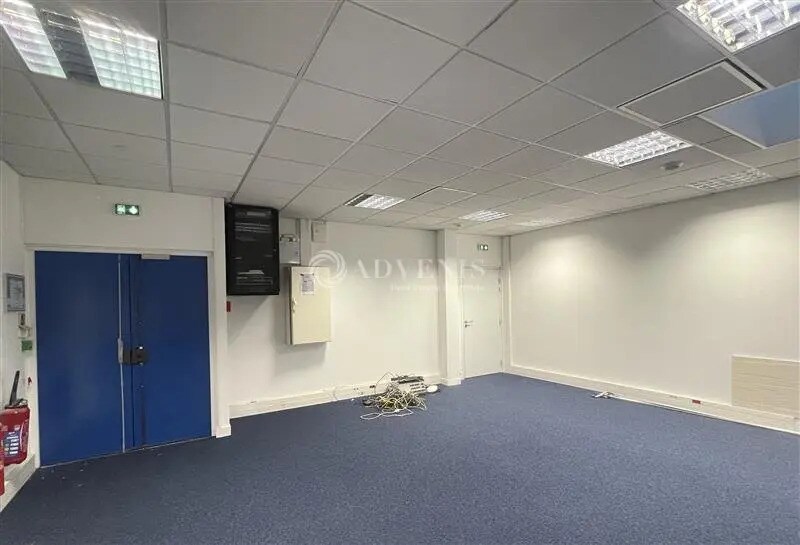 Office in Villepinte for sale - Building Photo - Image 3 of 9