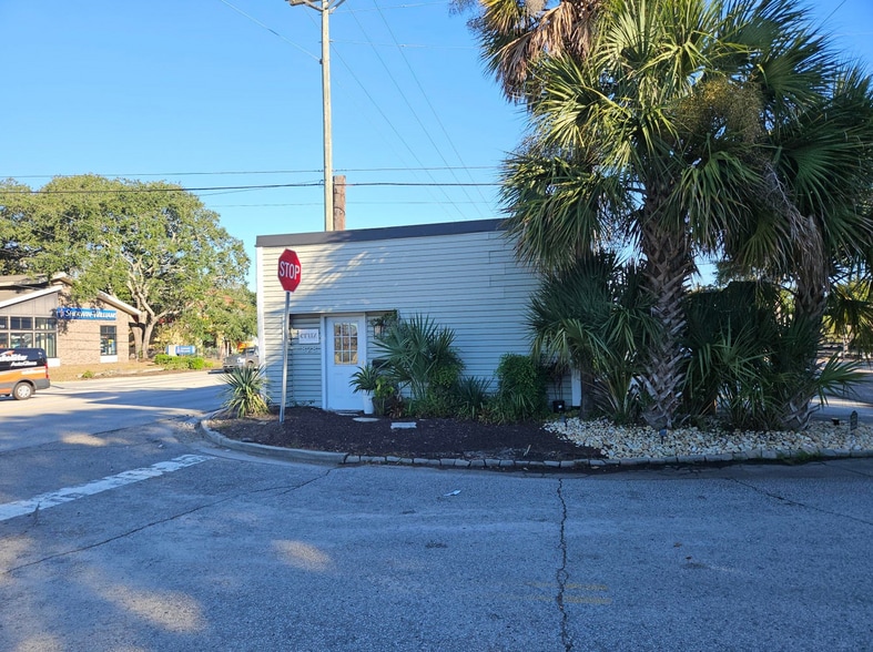 828 Folly Rd, Charleston, SC for sale - Building Photo - Image 3 of 4