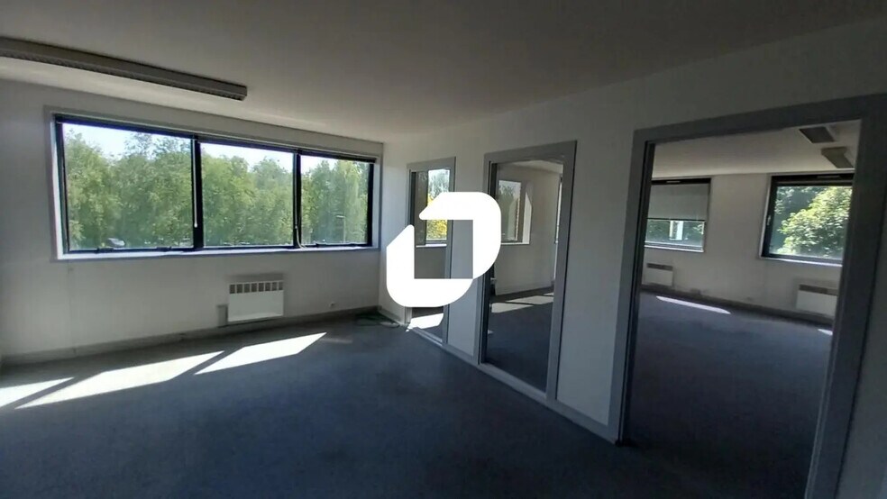Office in VILLENEUVE-D'ASCQ for lease - Interior Photo - Image 2 of 8