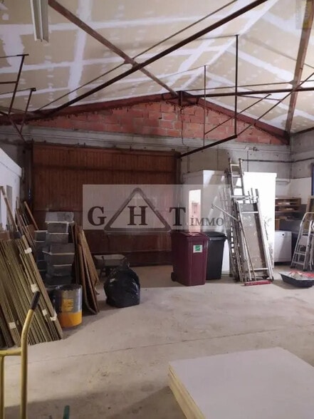 Industrial in Montévrain for sale - Interior Photo - Image 2 of 2