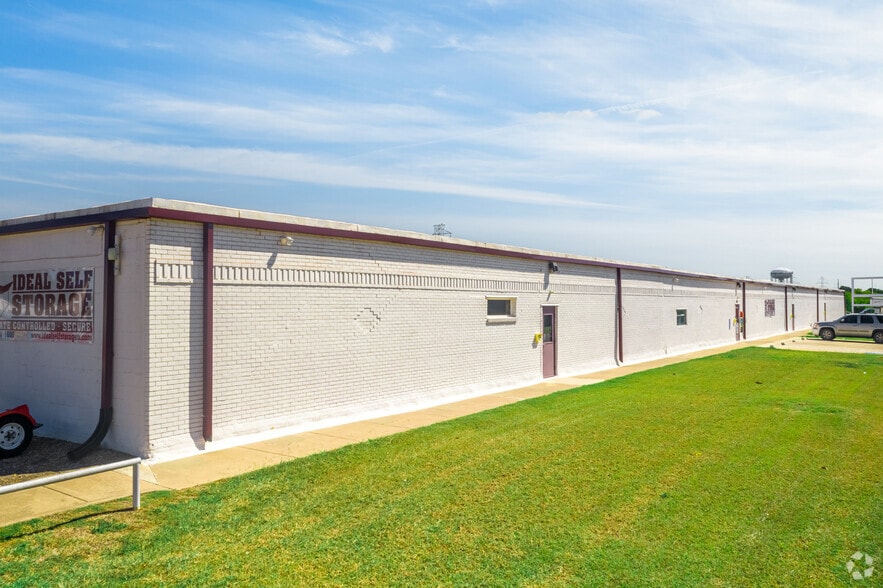 2312 N Preston St, Ennis, TX for sale - Building Photo - Image 1 of 1