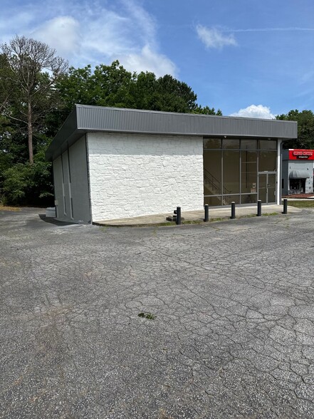 2655 S Cobb Dr SE, Smyrna, GA for lease - Building Photo - Image 2 of 15