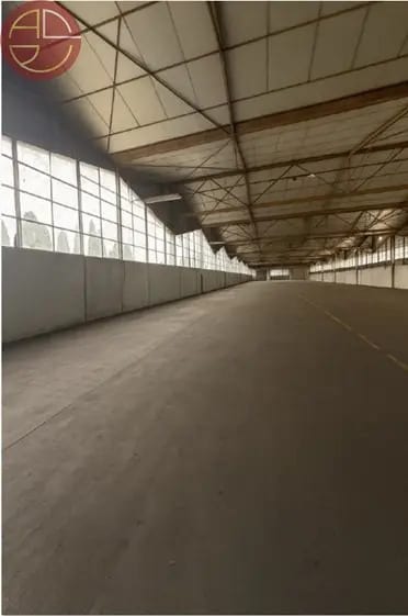 Retail in Portet-sur-Garonne for lease Interior Photo- Image 1 of 7