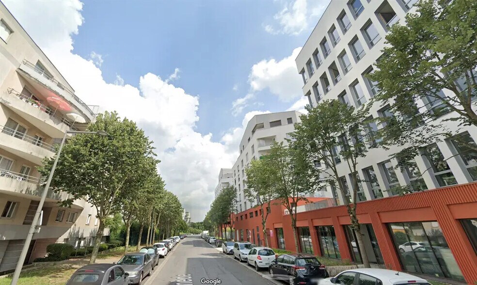 Retail in Champs-sur-Marne for lease - Building Photo - Image 3 of 3