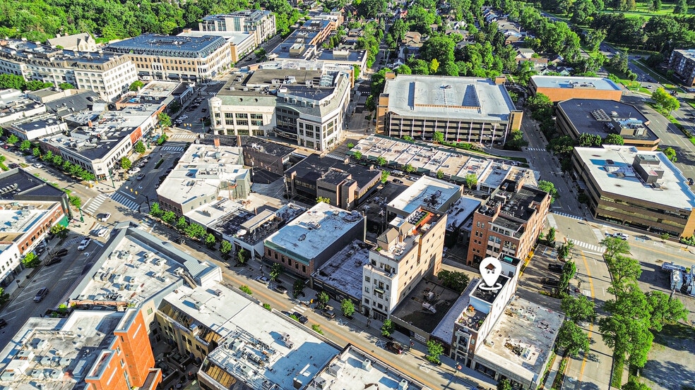 361 E Maple Rd, Birmingham, MI for lease - Building Photo - Image 2 of 18