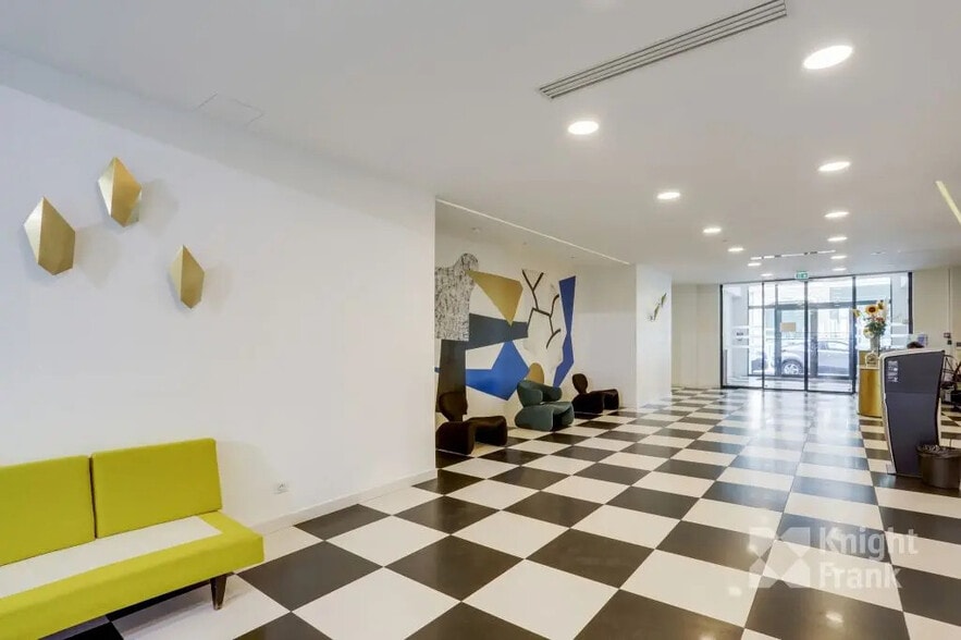 21 Rue De La Banque, Paris for lease - Lobby - Image 2 of 9