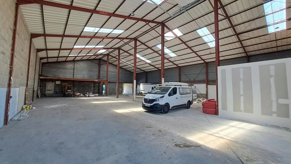 Flex in Villefranche-sur-Saône for lease - Building Photo - Image 3 of 4