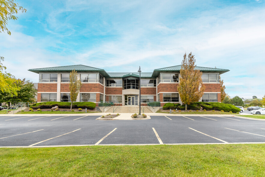 2500 Lehigh Ave, Glenview, IL for lease - Building Photo - Image 1 of 8