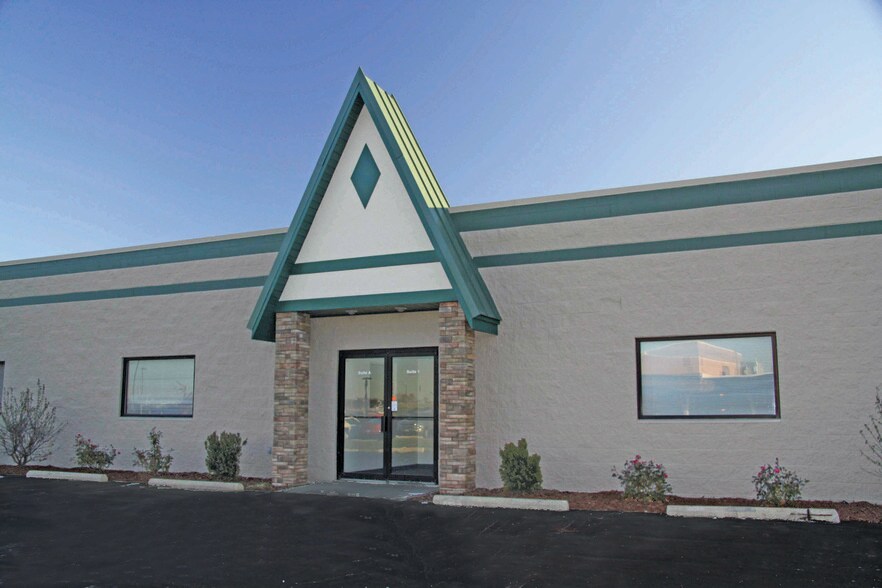 3521 Briarfield Blvd, Maumee, OH for lease - Building Photo - Image 1 of 7