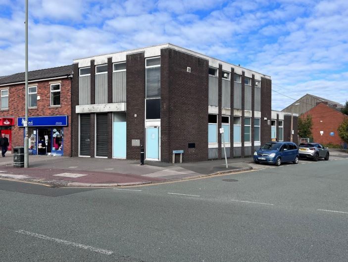 47 Hough Ln, Leyland, PR25 2SR