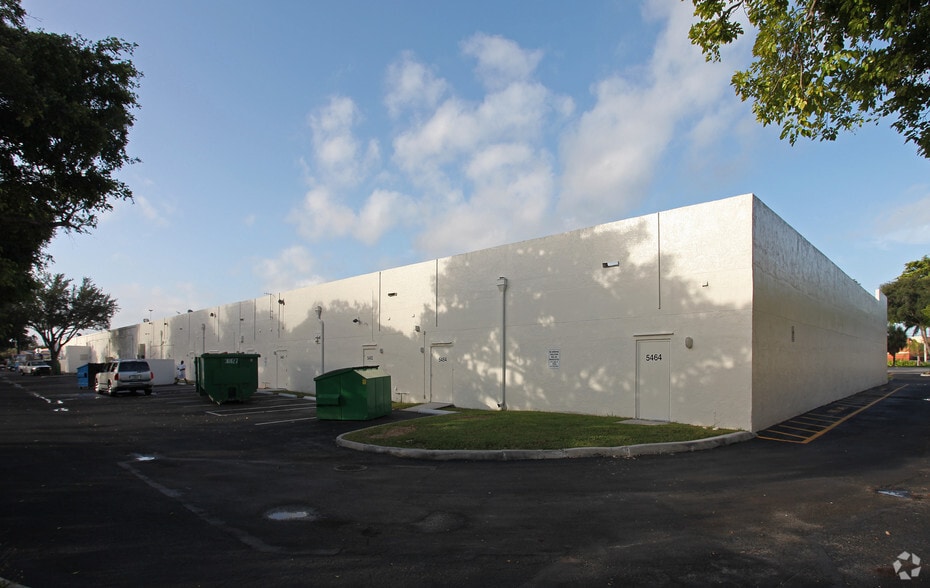 5424-5464 N University Dr, Lauderhill, FL for lease - Building Photo - Image 3 of 4