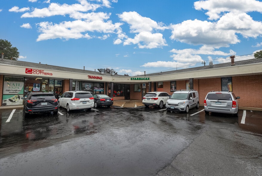 18 Cedar St, Newington, CT for lease - Building Photo - Image 3 of 22