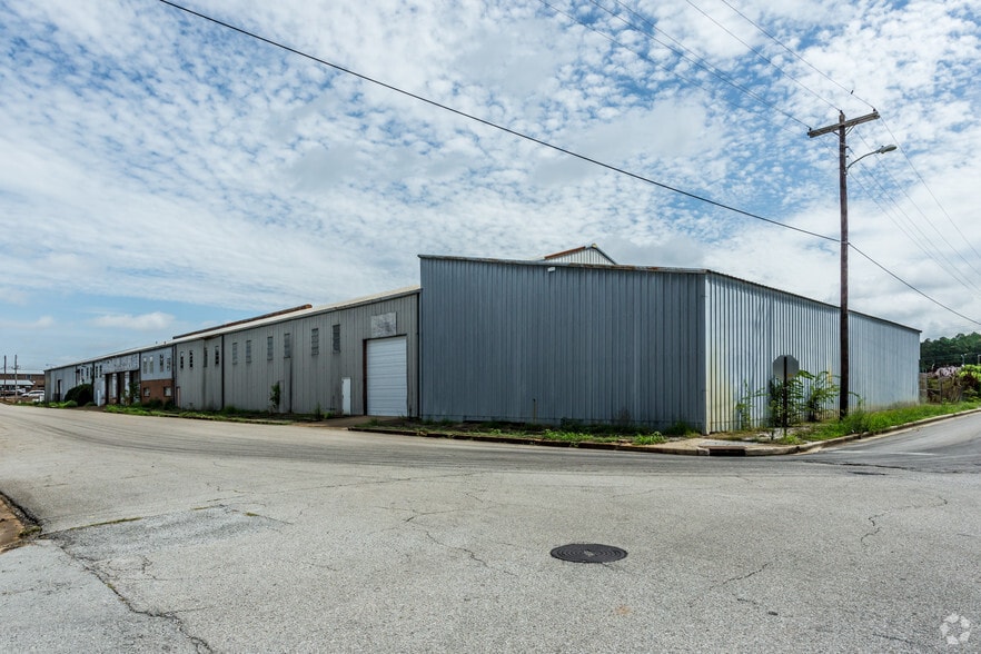 1414 Broadway St, Sheffield, AL for lease - Primary Photo - Image 1 of 3