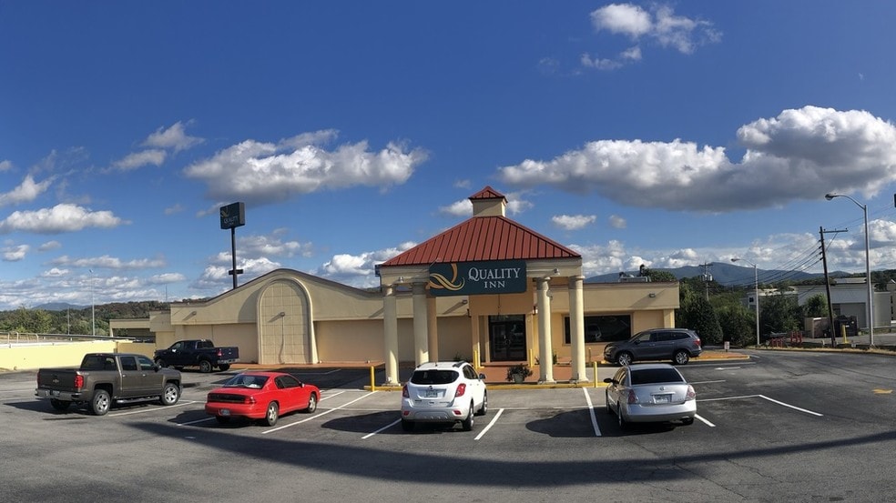 1010 Cosby Hwy, Newport, TN for sale - Building Photo - Image 2 of 19