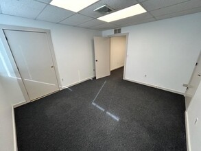 2 Wellman Ave, Nashua, NH for lease Building Photo- Image 1 of 5