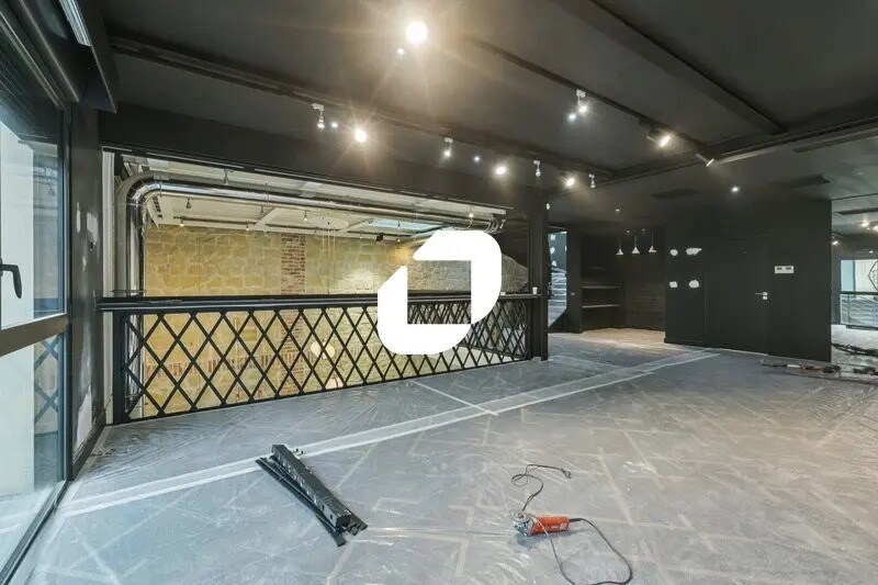 Office in Paris for lease - Building Photo - Image 2 of 14