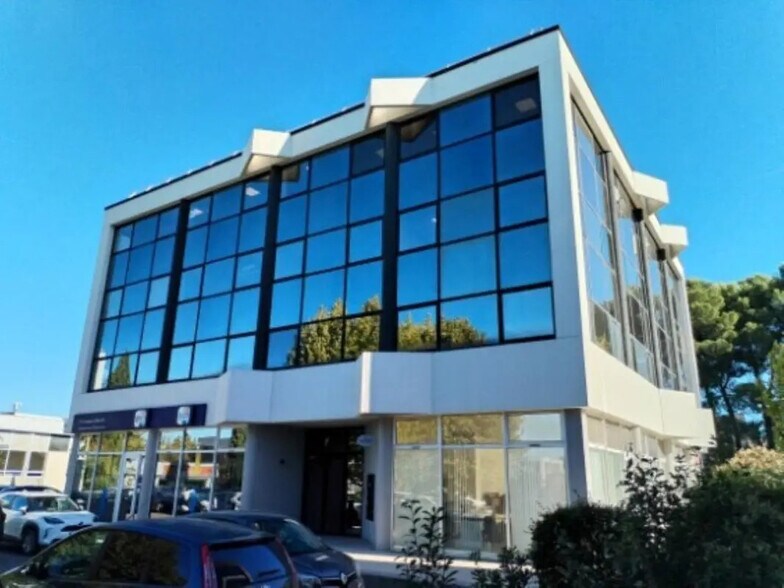 Office in Aix-en-Provence for lease - Building Photo - Image 3 of 12