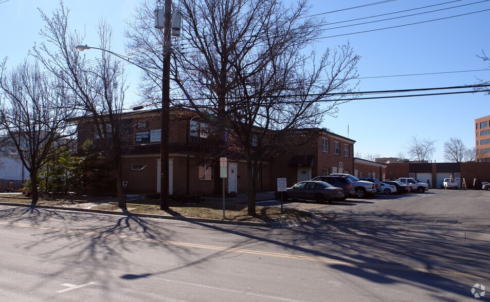 326 N Stonestreet Ave, Rockville, MD for lease - Building Photo - Image 3 of 10