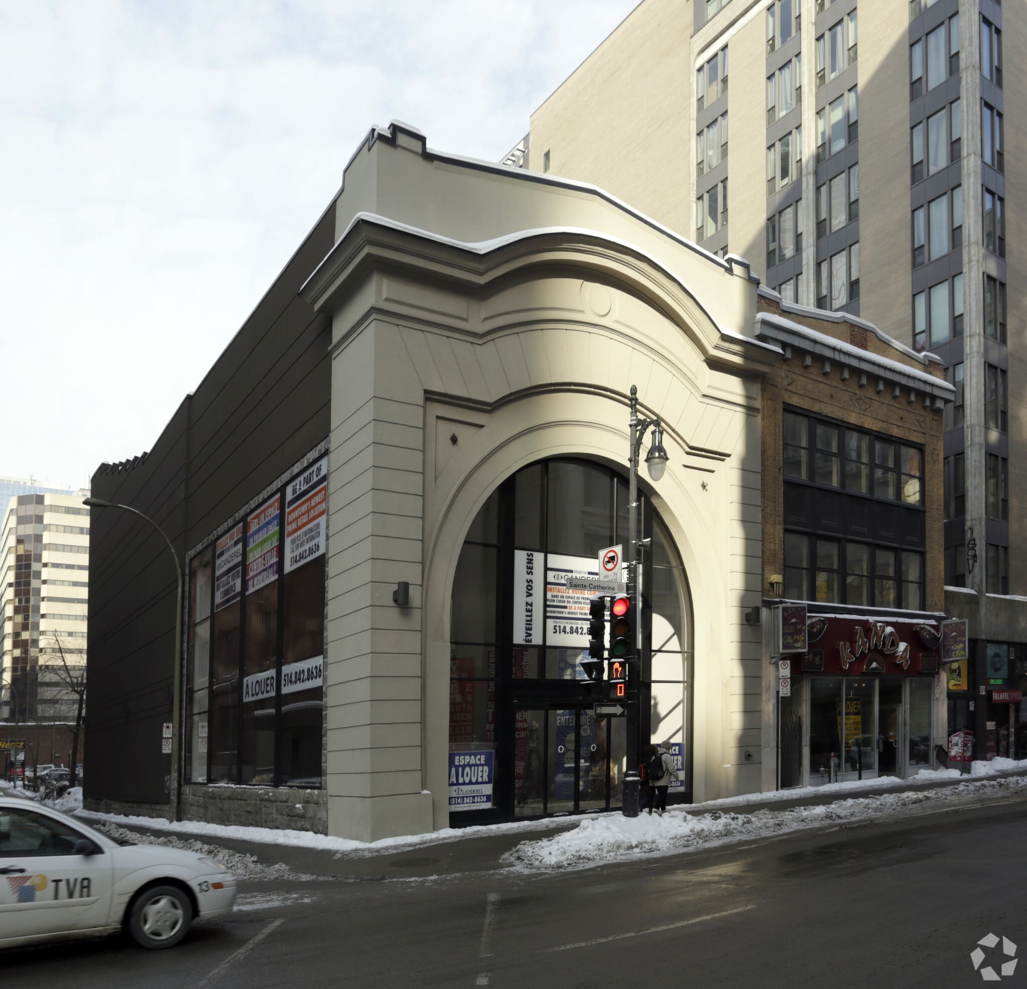 539 Rue Sainte-Catherine O, Montréal, QC for sale Primary Photo- Image 1 of 3