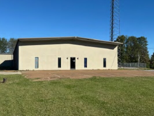 201 Corporate Ct, Senatobia, MS for lease Building Photo- Image 1 of 14
