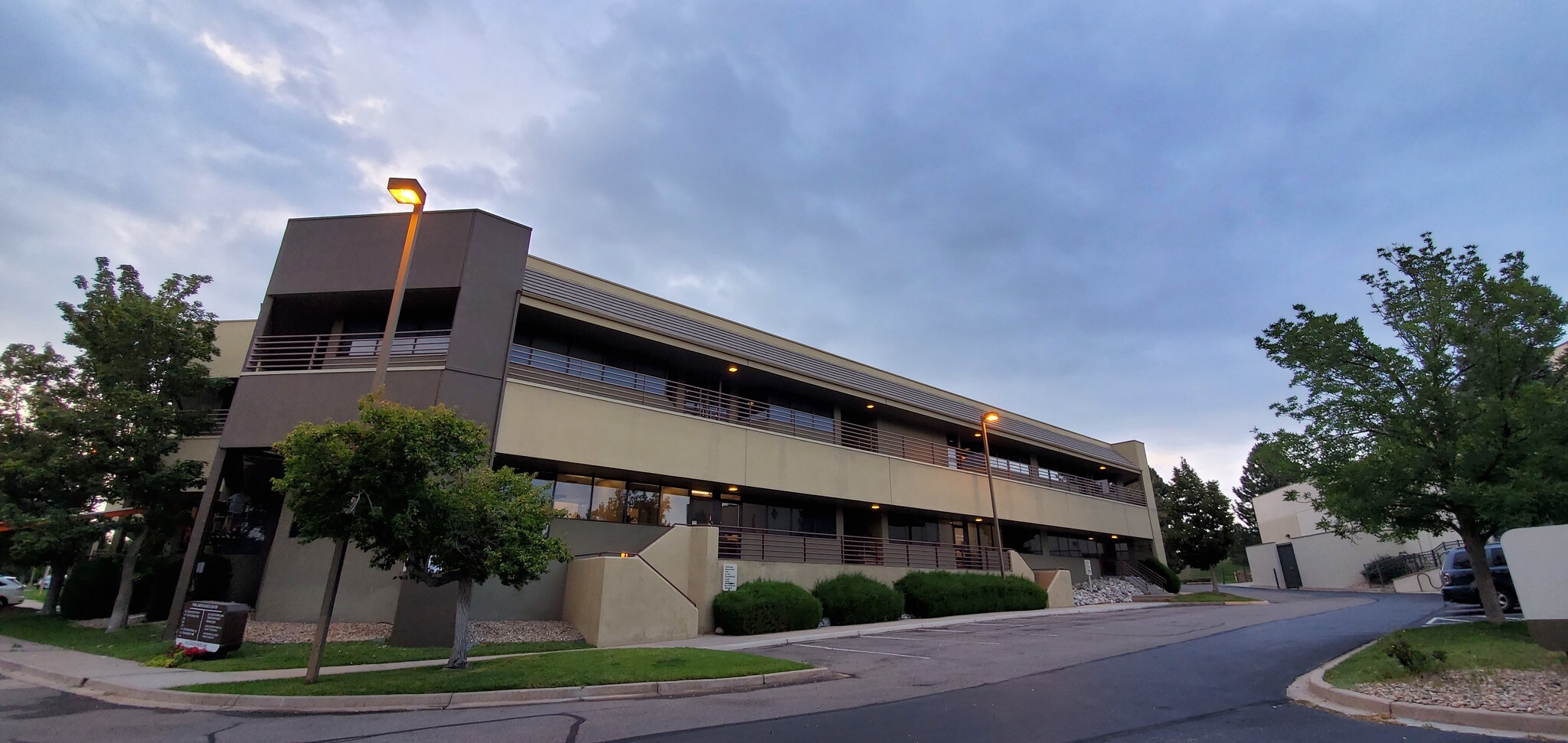 8122 S Southpark Ln, Littleton, CO 80120 8122 Southpark LanePark