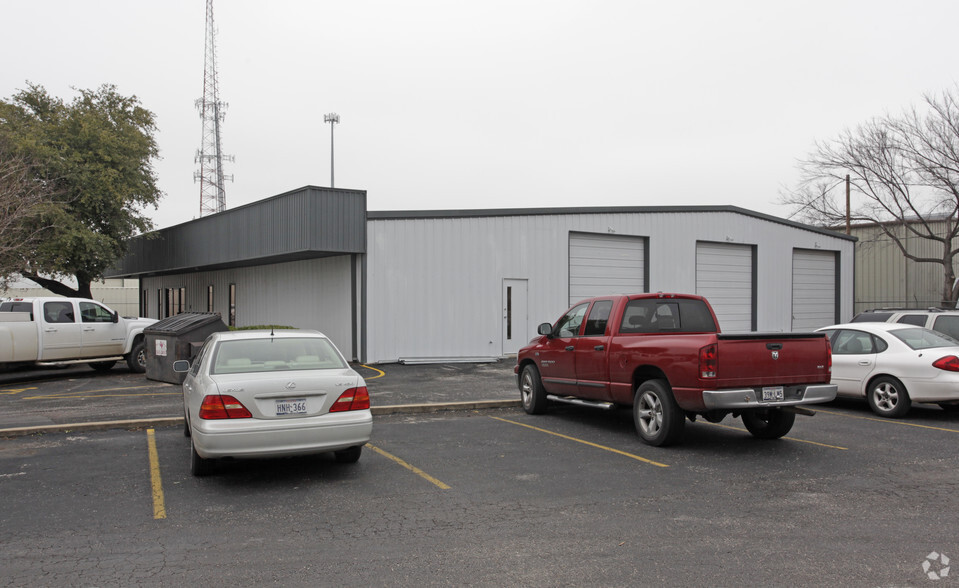 1303 W Industrial Blvd, Round Rock, TX for lease - Building Photo - Image 3 of 20