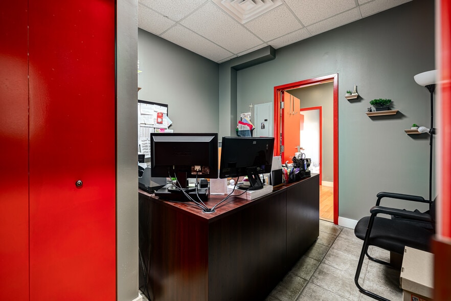 1449-1463 Rue Du Collège, Montréal, QC for lease - Building Photo - Image 2 of 35