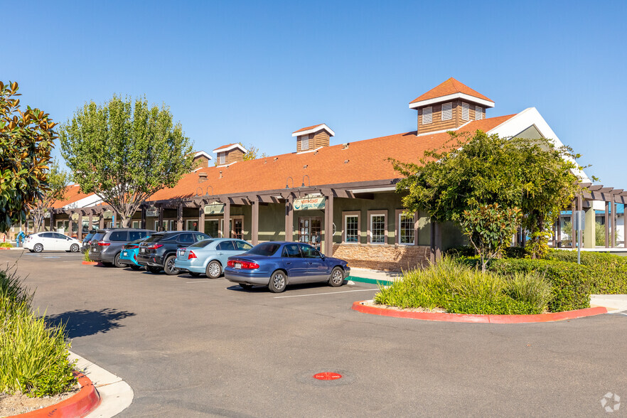 1030 La Bonita Dr, San Marcos, CA for lease - Building Photo - Image 3 of 11