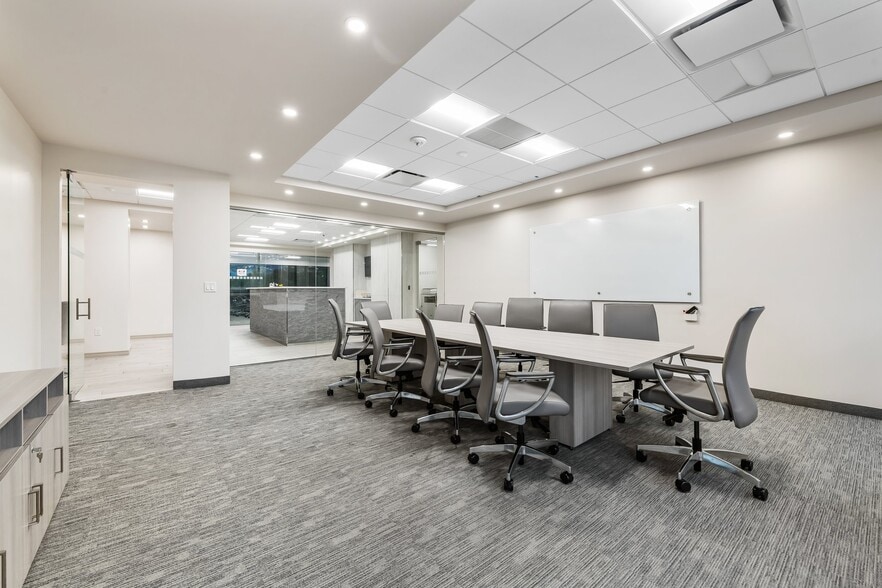 3303 W Commercial Blvd, Fort Lauderdale, FL for sale - Interior Photo - Image 2 of 45