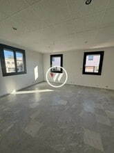 Flex in Aix-en-Provence for lease Interior Photo- Image 2 of 3