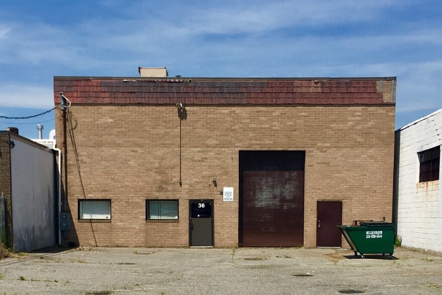 36 Saint Johns Pl, Freeport, NY for sale - Building Photo - Image 1 of 1