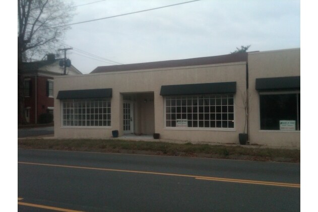 814-824 Village Hwy, Rustburg, VA for sale Primary Photo- Image 1 of 1